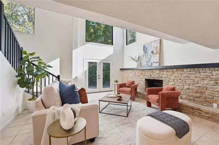 527 Lancelot DR, Liberty, MO 64068