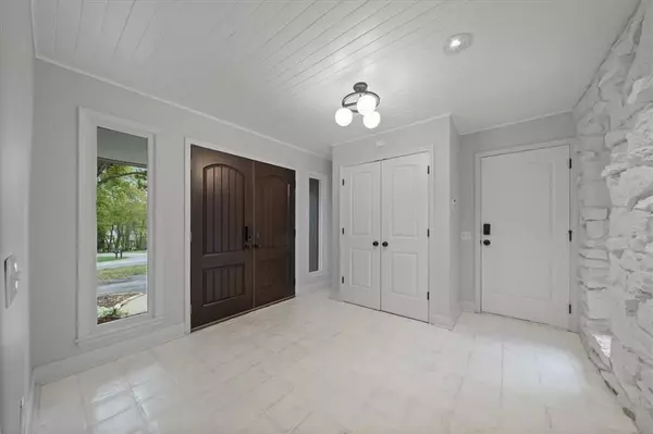 Lenexa, KS 66220,20906 Pebble LN