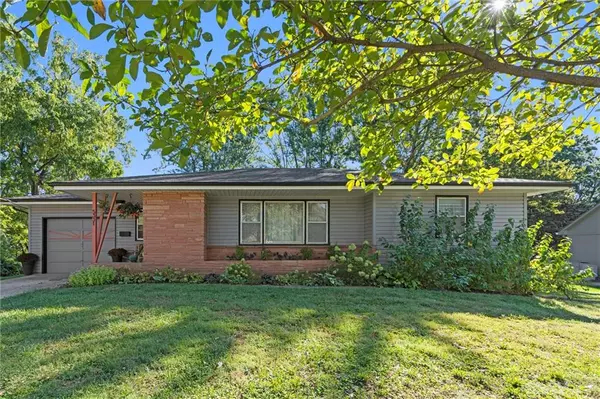 5331 Halsey ST, Shawnee, KS 66216