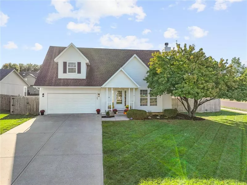 21787 Lincoln ST, Spring Hill, KS 66083