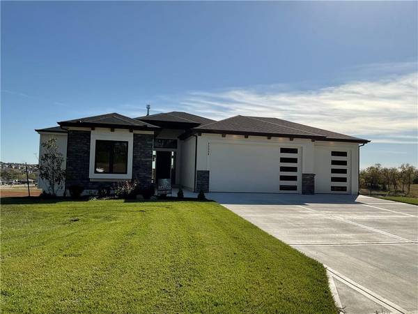 22559 W 89th TER, Lenexa, KS 66227