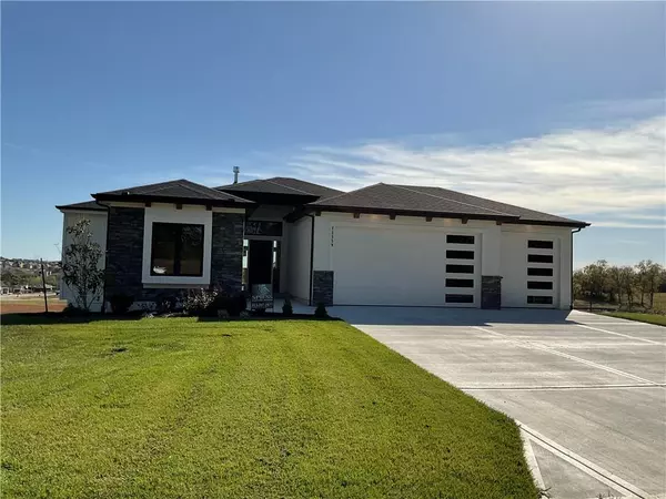 22559 W 89th TER, Lenexa, KS 66227