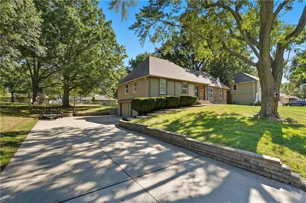 Raymore, MO 64083,403 S Sunset LN