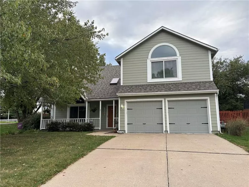 6301 W 158th PL, Overland Park, KS 66223