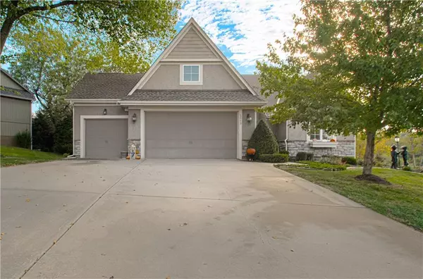 5013 Bradshaw ST, Shawnee, KS 66216