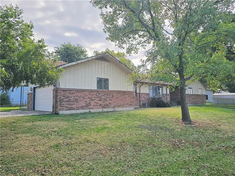 501 Pine ST, Colony, KS 66015