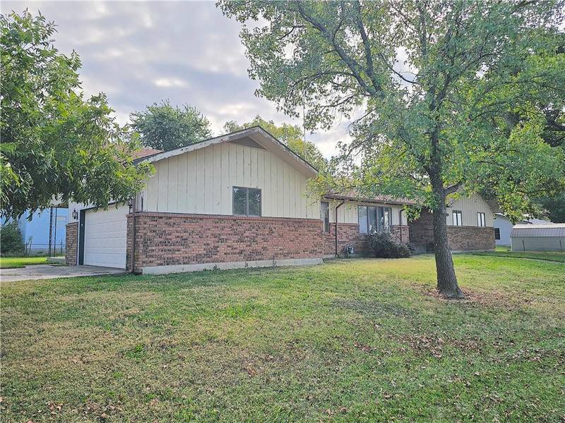 501 Pine ST, Colony, KS 66015