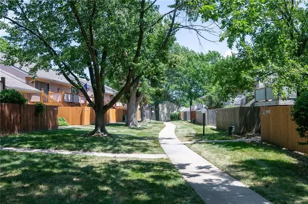 Overland Park, KS 66210,10951 Gillette ST