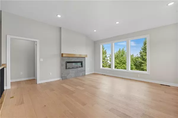 Lee's Summit, MO 64082,1912 SW Hightown DR