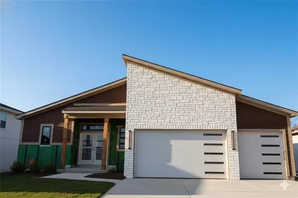 9050 FREEDOM CIR, Lenexa, KS 66227