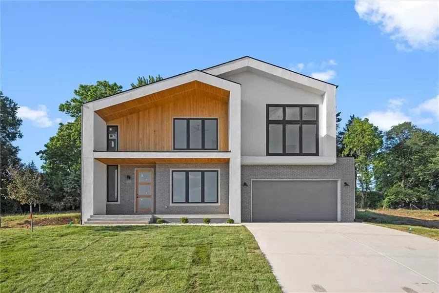 2714 NW 84th TER, Kansas City, MO 64154