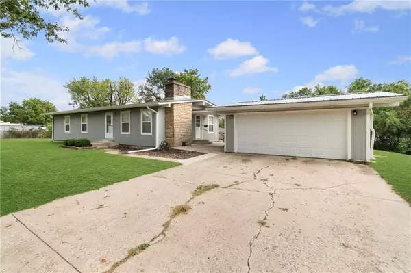 702 E 6th ST, Carrollton, MO 64633