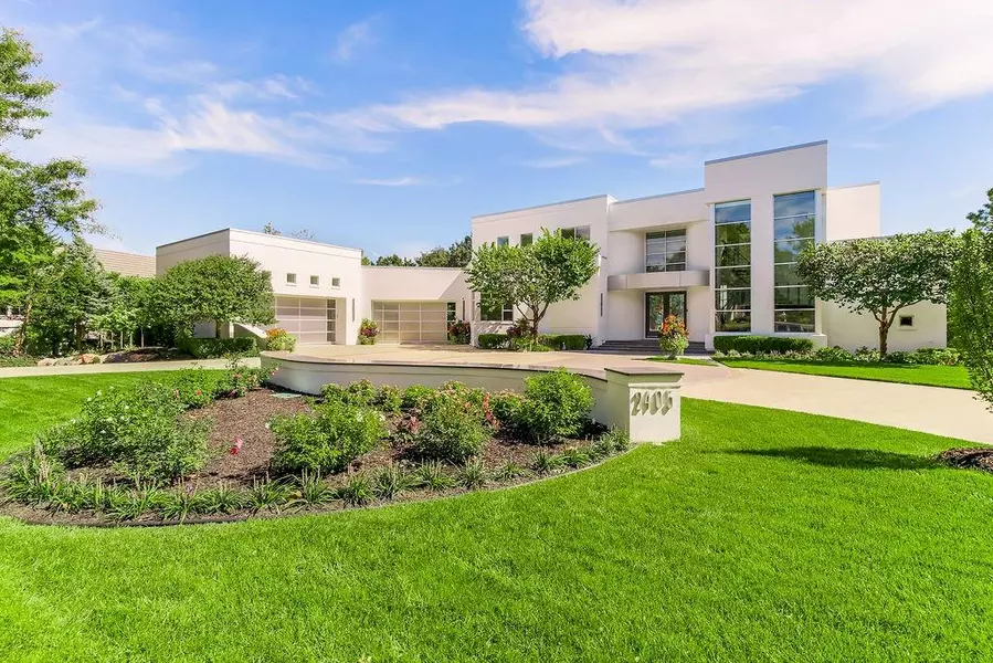 2405 W 114th ST, Leawood, KS 66211