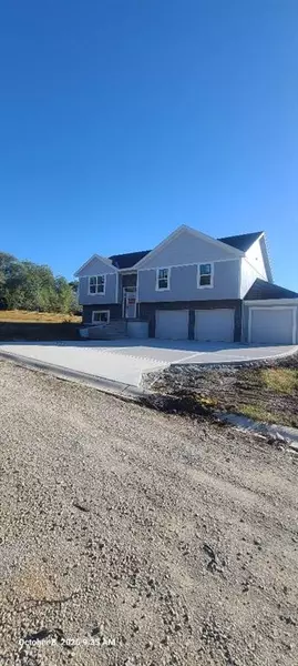 103 Sally CIR, Dearborn, MO 64439