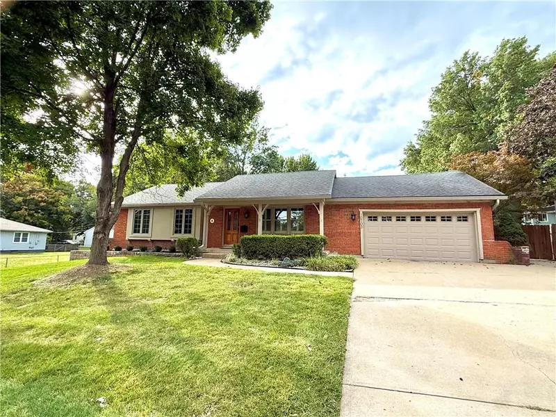 10703 W 67th ST, Shawnee, KS 66203