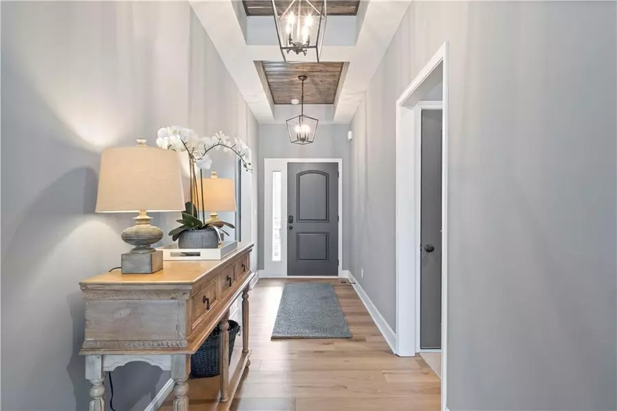 119 NW Mulberry CT, Blue Springs, MO 64014