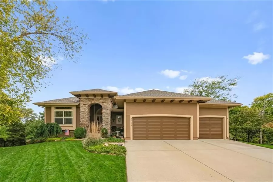 24255 W 123rd TER, Olathe, KS 66061