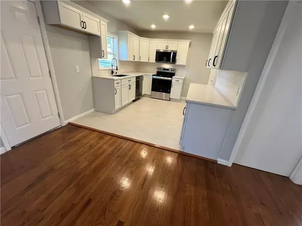 Paola, KS 66071,404 Lincoln ST