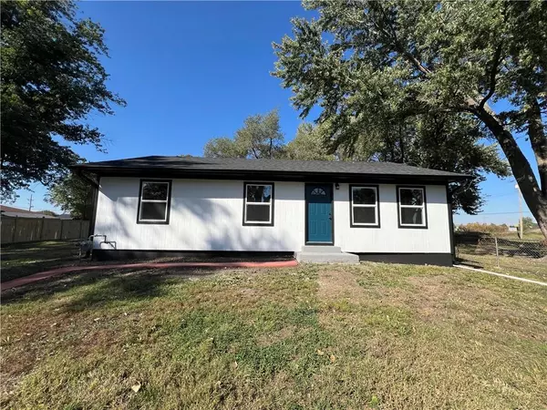 Paola, KS 66071,404 Lincoln ST