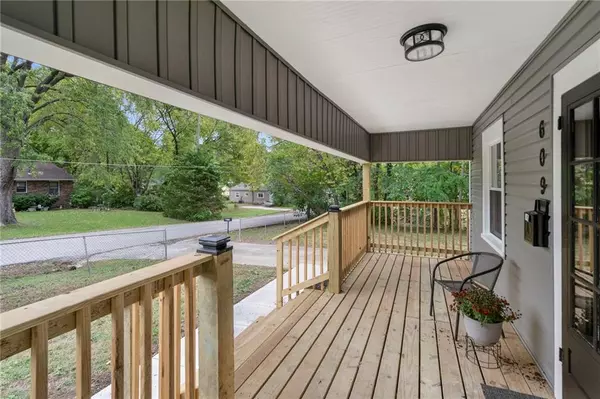 Independence, MO 64055,609 E Myrtle ST