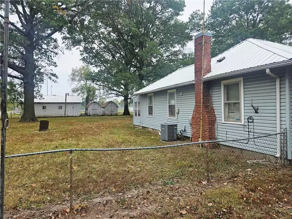 Pleasanton, KS 66075,1309 Walnut ST