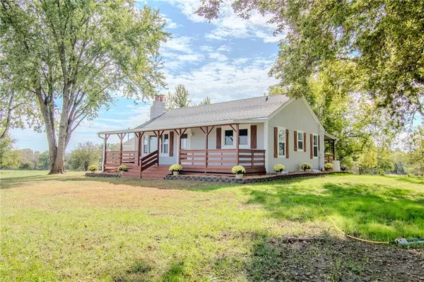 40503 E State Route 2 HWY, Garden City, MO 64747