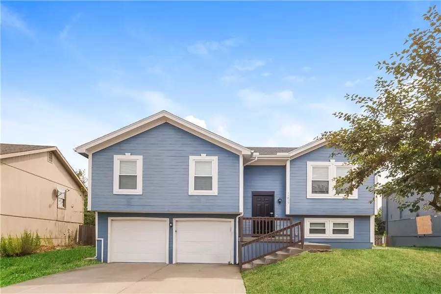 11015 N Lewis AVE, Kansas City, MO 64157
