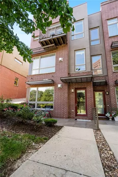 4528 Mill Creek Pkwy, Kansas City, MO 64111