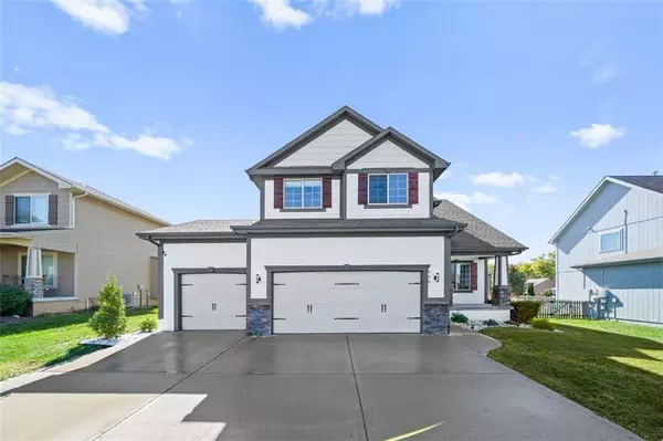909 SW 35TH ST, Lee's Summit, MO 64082