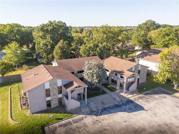 4216 S Hocker Suites 4 & 6 DR, Independence, MO 64055