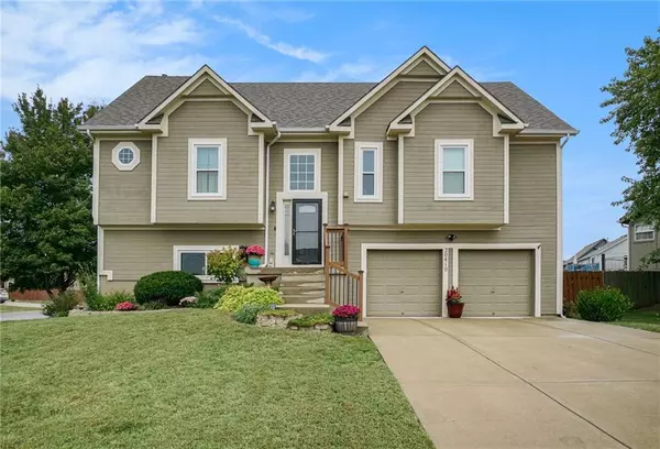 20410 W 201 ST, Spring Hill, KS 66083