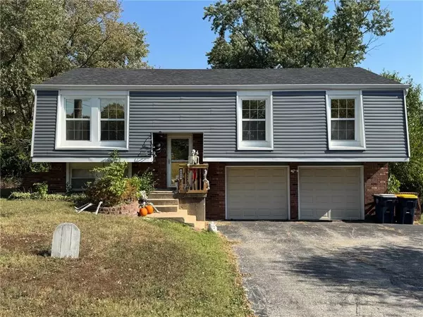 8809 N MAIN ST, Kansas City, MO 64155