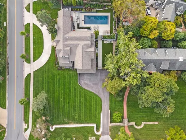 5600 State Line RD, Mission Hills, KS 66208