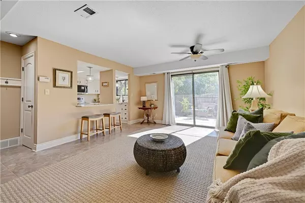 10853 Rosehill RD, Overland Park, KS 66210