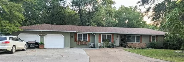 114 E Howard ST, Girard, KS 66743