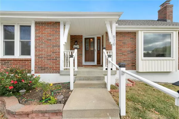 510 Thames DR, Lee's Summit, MO 64086