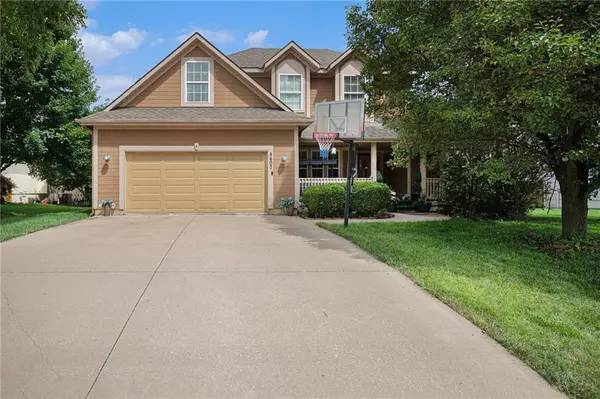 4407 SW Briarbrook DR, Lee's Summit, MO 64082