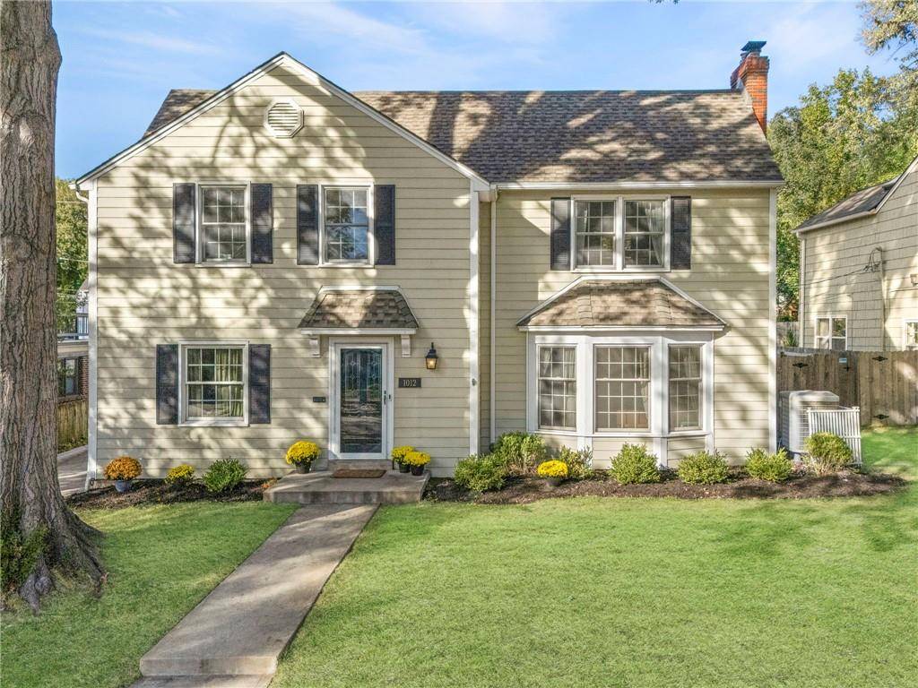 1012 W 69th TER, Kansas City, MO 64113