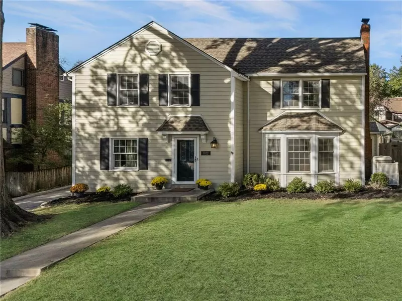 1012 W 69th TER, Kansas City, MO 64113