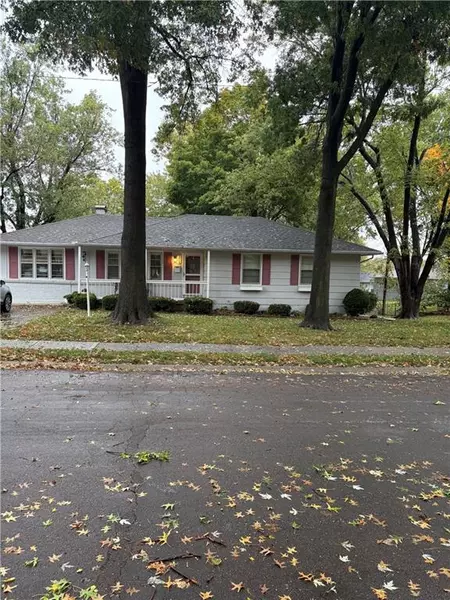 8608 E 84 TER, Raytown, MO 64138