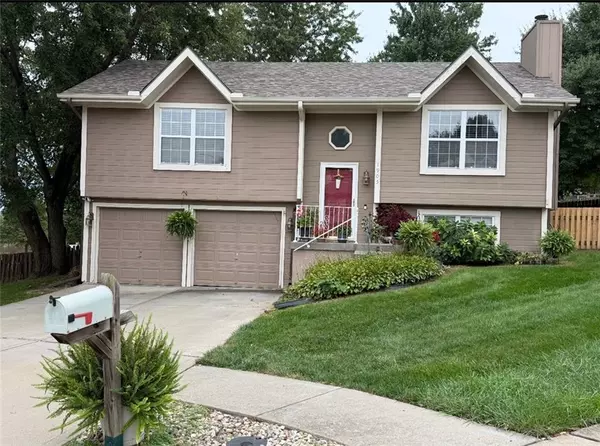 1905 Claywoods Pkwy, Liberty, MO 64068