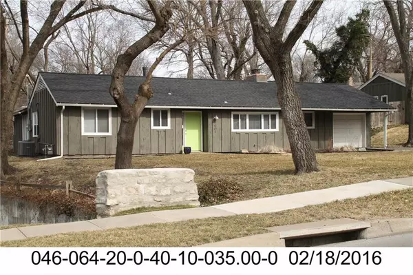5904 W 79th ST, Prairie Village, KS 66208