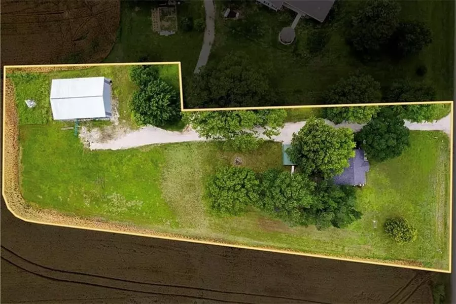 229 22, 000 RD, Cherryvale, KS 67335