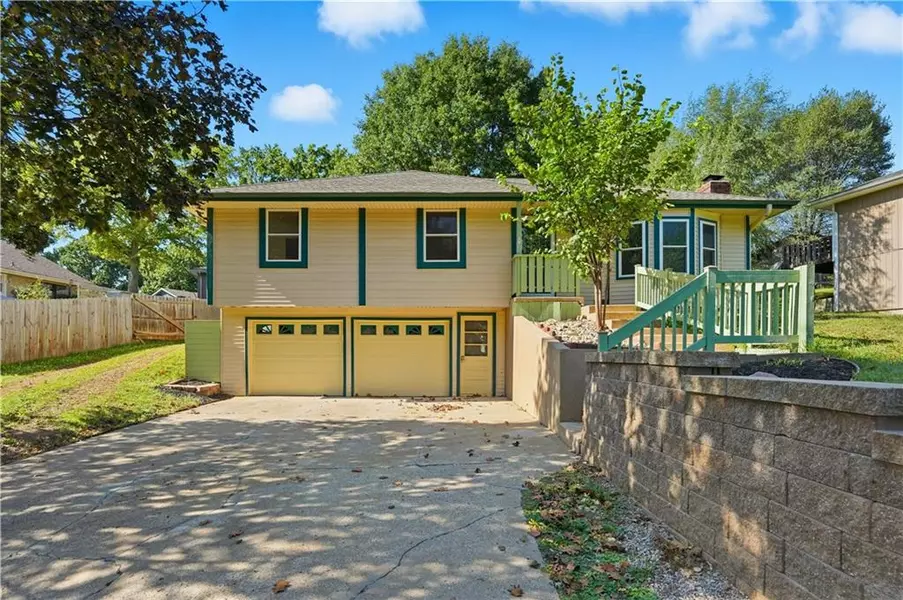 903 Citadel DR, Weston, MO 64098