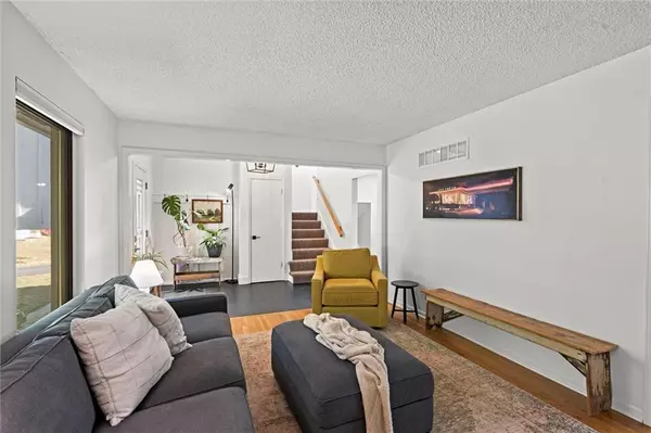 Leawood, KS 66206,10528 Cherokee LN