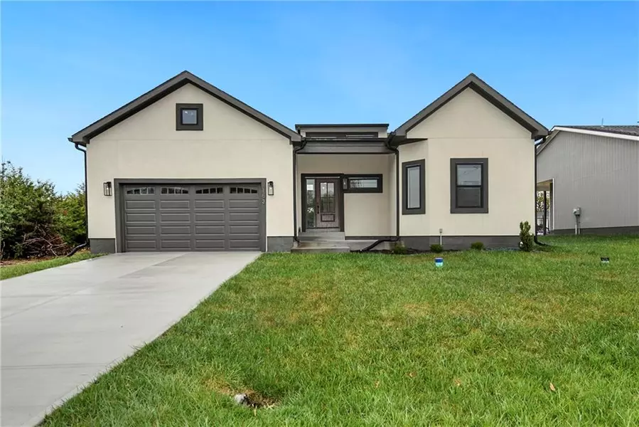 153 S Linn Valley DR, Linn Valley, KS 66040