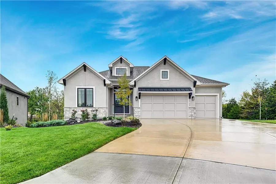 25177 W 109th ST, Olathe, KS 66061