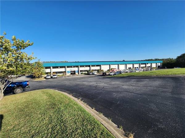 175 Industrial Park DR, Hollister, MO 65672