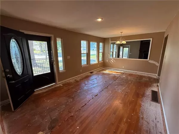 Pleasant Hill, MO 64080,1413 COUNTRY CLUB DR