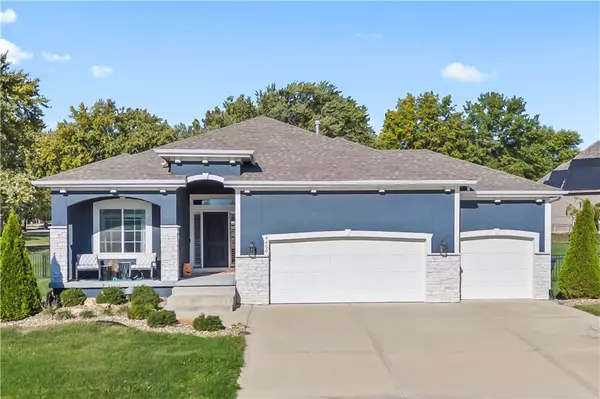 4400 SW Nautilus PL, Lee's Summit, MO 64082